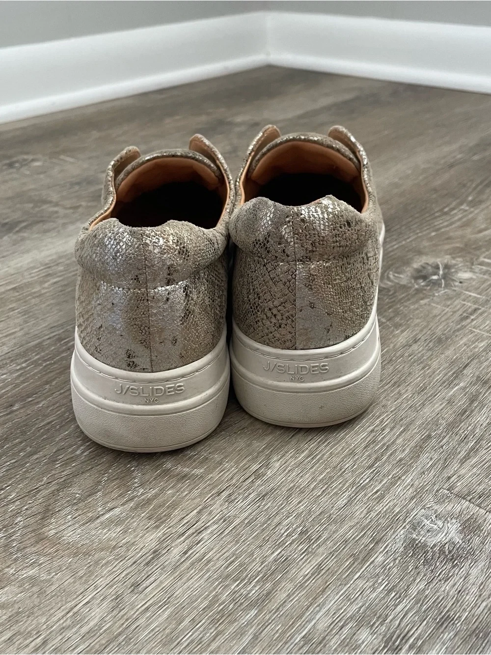 J/Slides NYC Metallic Snake Print Platform Sneakers Women’s Size 7.5 Slip-On